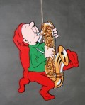 35 cm. Bramming tr nisse spiller saxofon, kan bde hnge ude og inde