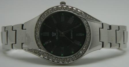 Smart stl ur med sort skive og similikant p urskiven