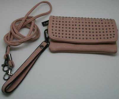 SUPER PRIS!! Mobilholder/mini taske 9 x 16 cm. i rosa med nitter p for stykket, medflger bde lang og kort rem, lukkes med lynls og trykknap