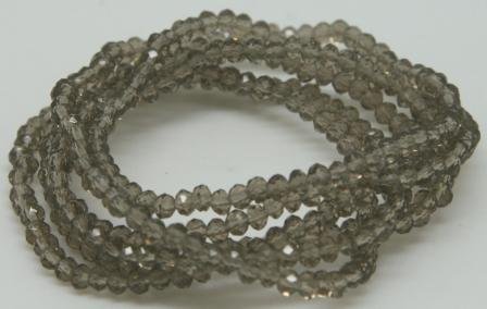 NY BILLIGERE FAST PRIS!! beige halskde/armbnd. Sm fine perler p elastik snor, der kan bruges til halskde eller snores 5-6 gange om hnden og bruges til smart armbnd.