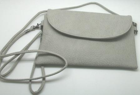 25 x 15 cm gr taske i syntet, med kort og lang rem der kan tages af af.