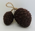 2 smukke (mske beton) brune kogler. 5 og 8 cm lange
