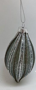 8 cm. Smuk drbe formet glaskugle mrk gr, med slv og sort glimmer. Fra POBRA.