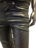SUPER PRIS!! Sort meleret bukser, skær af mørkeblå baggrund, med stræk og rød lynlås. Str. 36 OBS små i størrelse